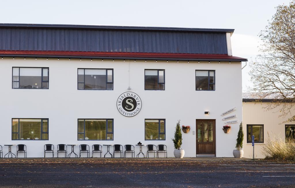 Skjaldarvik Guesthouse Akureyri Exterior photo